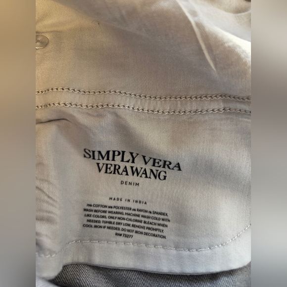 NWT! Vera Wang Women's Gray Jeans - Picture 6 of 6